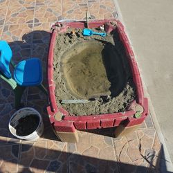 Sand table 