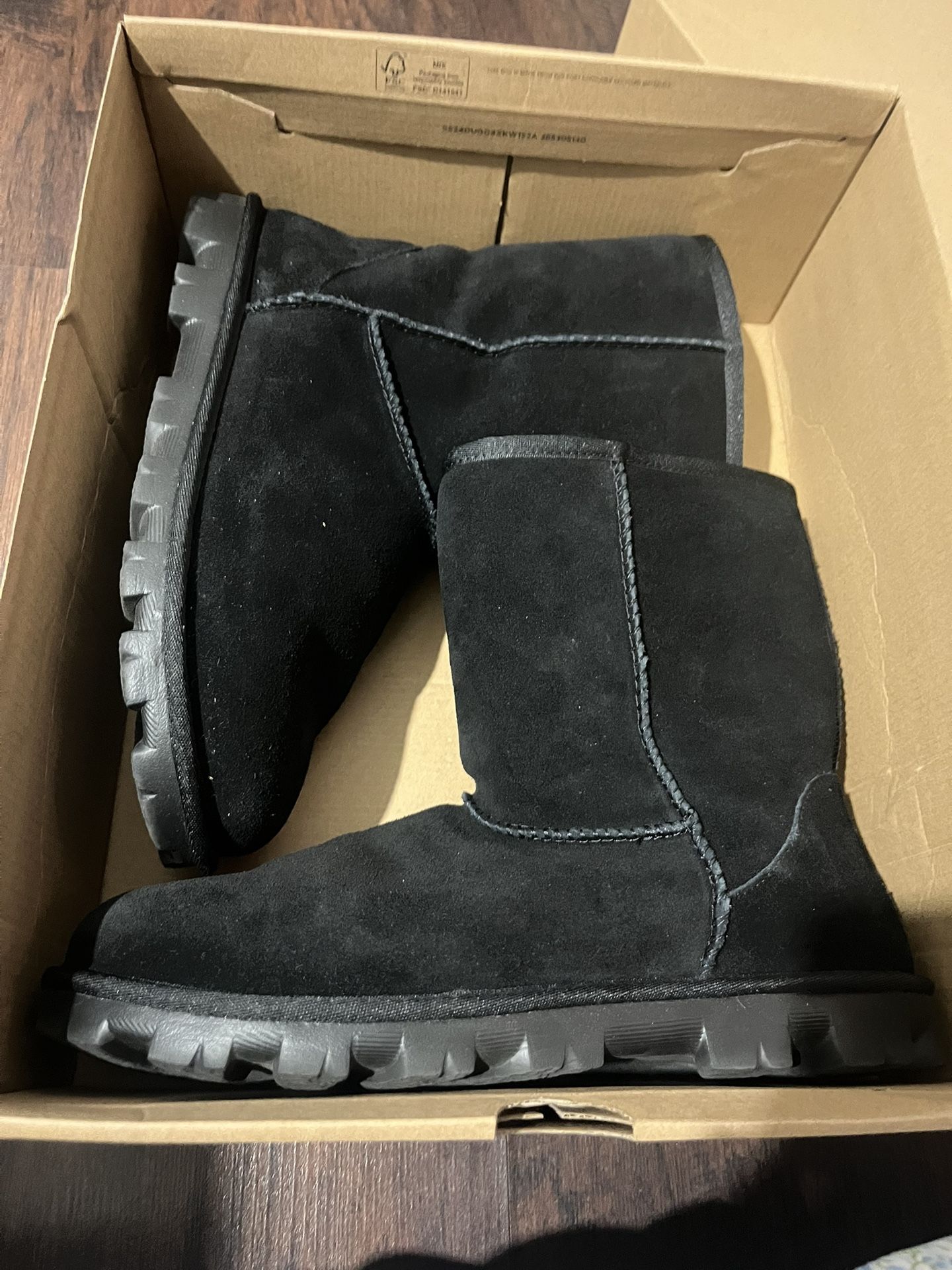 UGG boots 150$ 
