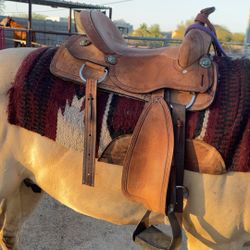 Saddle 