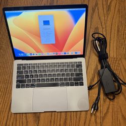 Apple MacBook Pro 13” 2017/8GB RAM/256GB SSD/Good Battery 