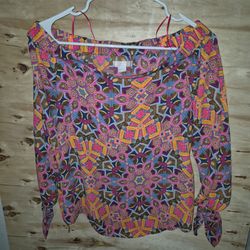 Finn and Grace Beautiful Blouse Size Large.