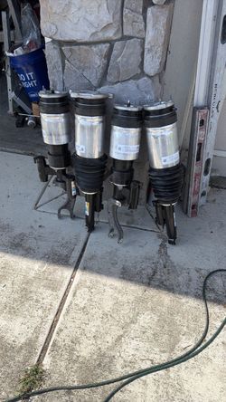 Set of 4 Air Suspension Struts
