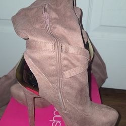 Mauve heeled boots size 7