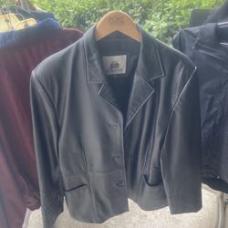 Ladies Very Soft Leather Jacket , X Large Like New