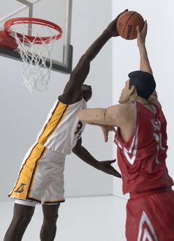 McFarlane NBA Yao Ming Vs Shaquille O’Neal Figures With Hoop