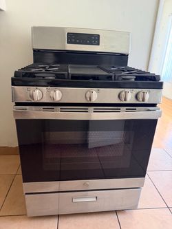 GE Gas Stove - Wide 5 Burners 5.0 Cu Ft.