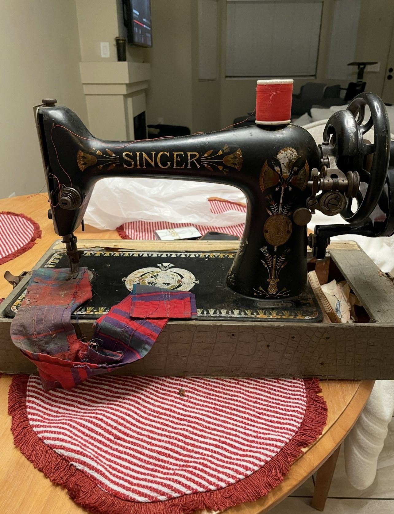 Antique Singer Hand Powered Sewing Machine