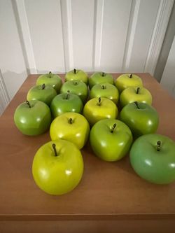 Set of 16 Decorative fake Green Apples