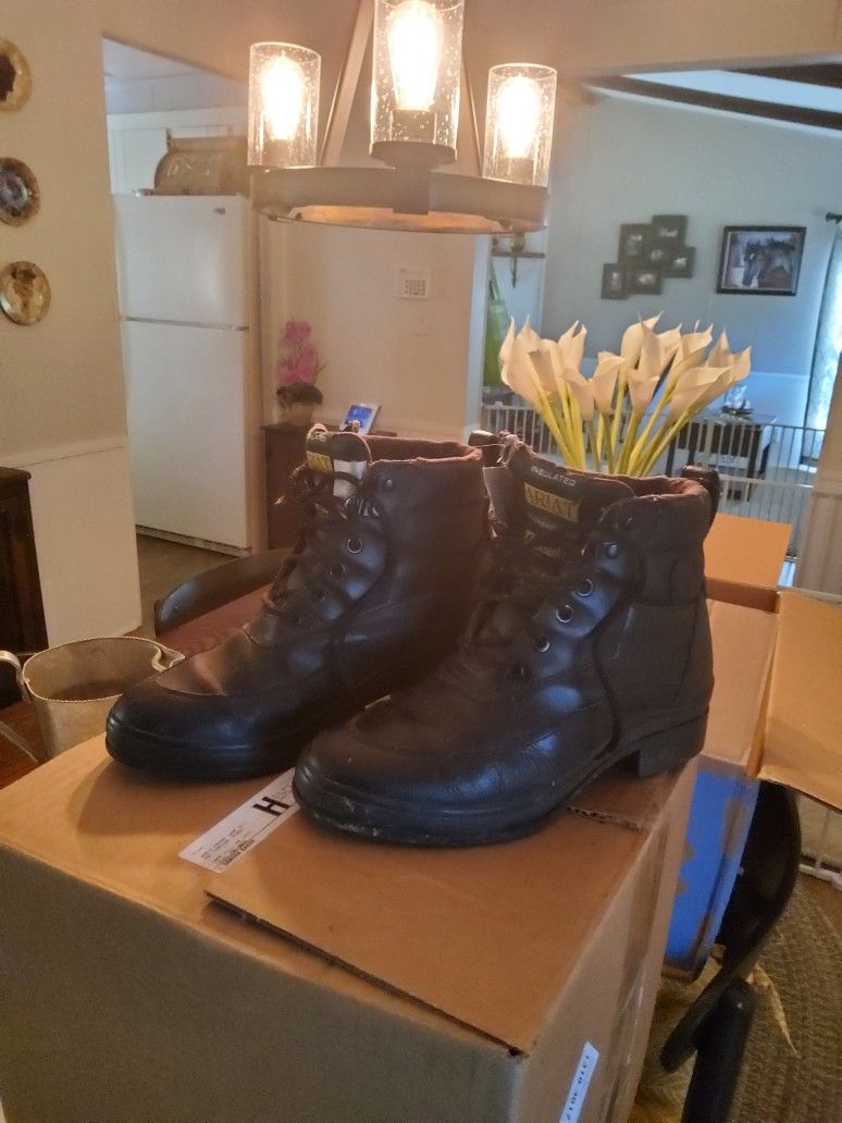WOMENS BOOTS SIZE 7