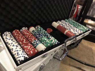 Poker chips and case