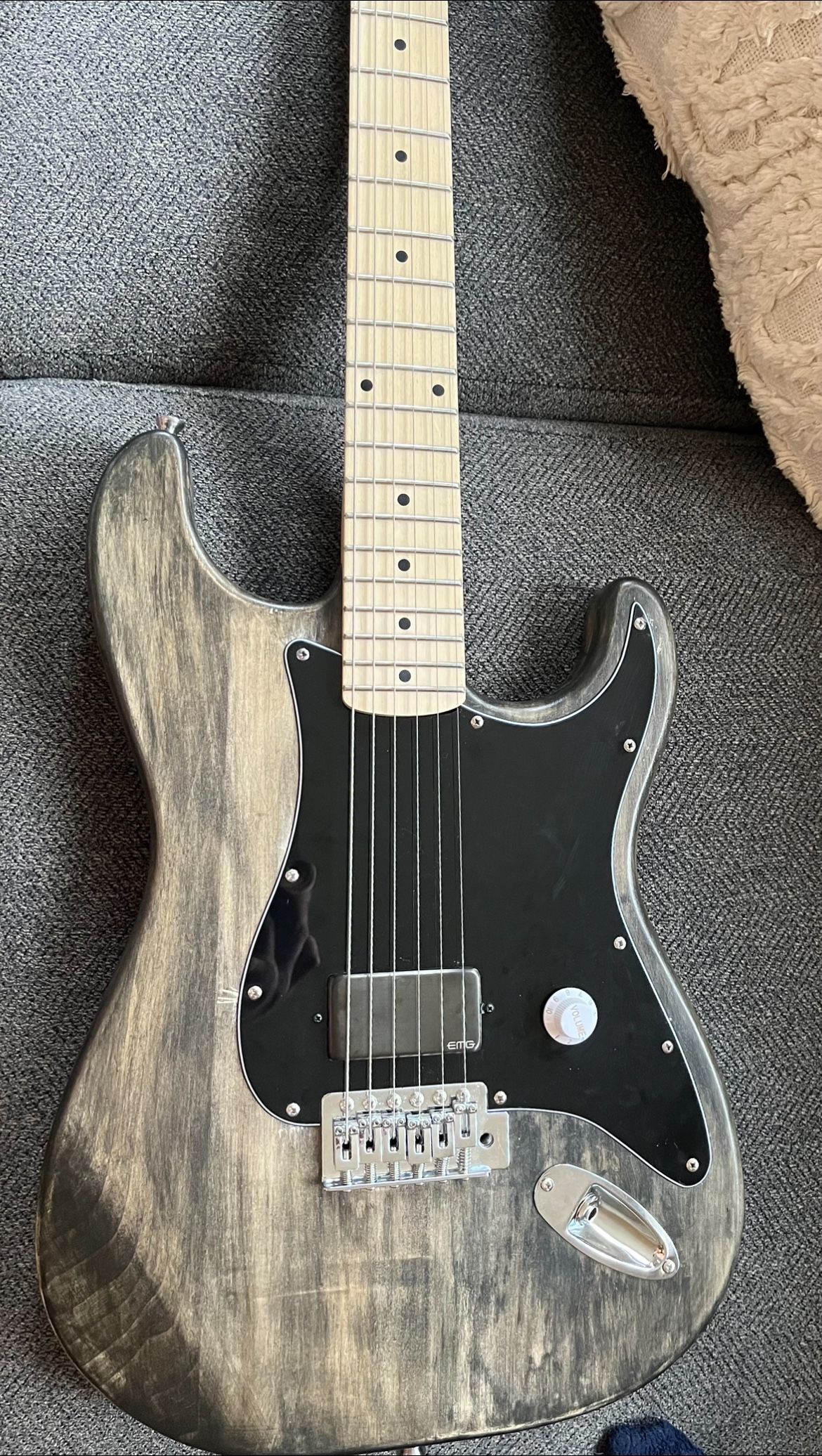 Electric Guitar Strat EMG 81