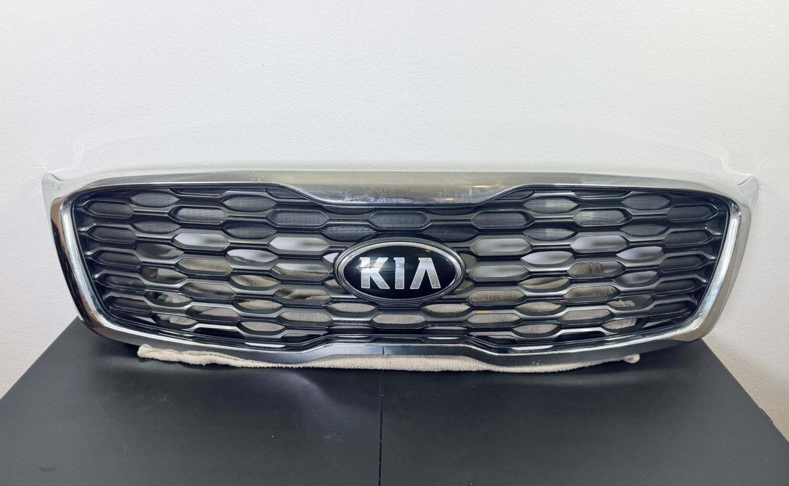 2019 - 2020 KIA SORENTO FRONT GRILLE UPPER OEM