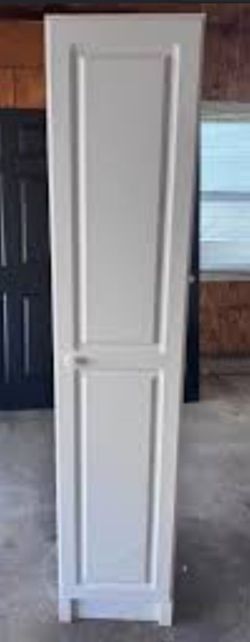 Pantry cabinet