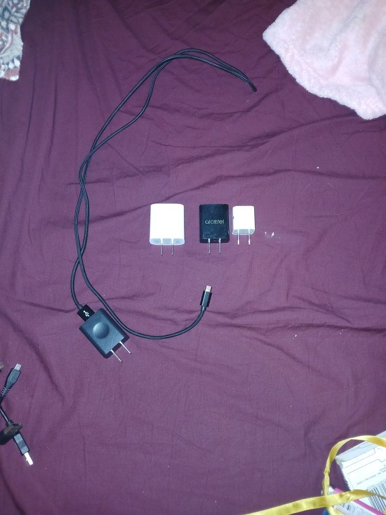 Exellent Condition Charging Accessories 