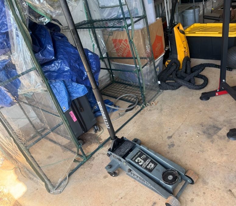 Pittsburgh 3 Ton With Wheel Chock 