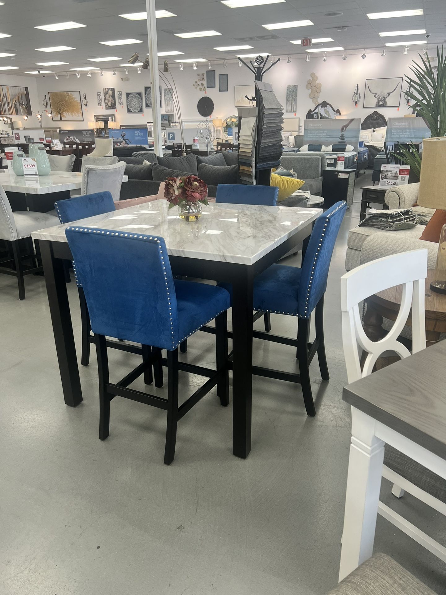 DINNING SET COUNTER HEIGHT 5PC BLUE OR BLACK VELVET CHAIRS