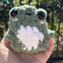 Sitting Frog 🐸 Handmade 🧶 Crochet 🧶 Plushie 