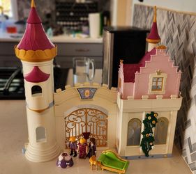 Princess Castle Playset with Figures