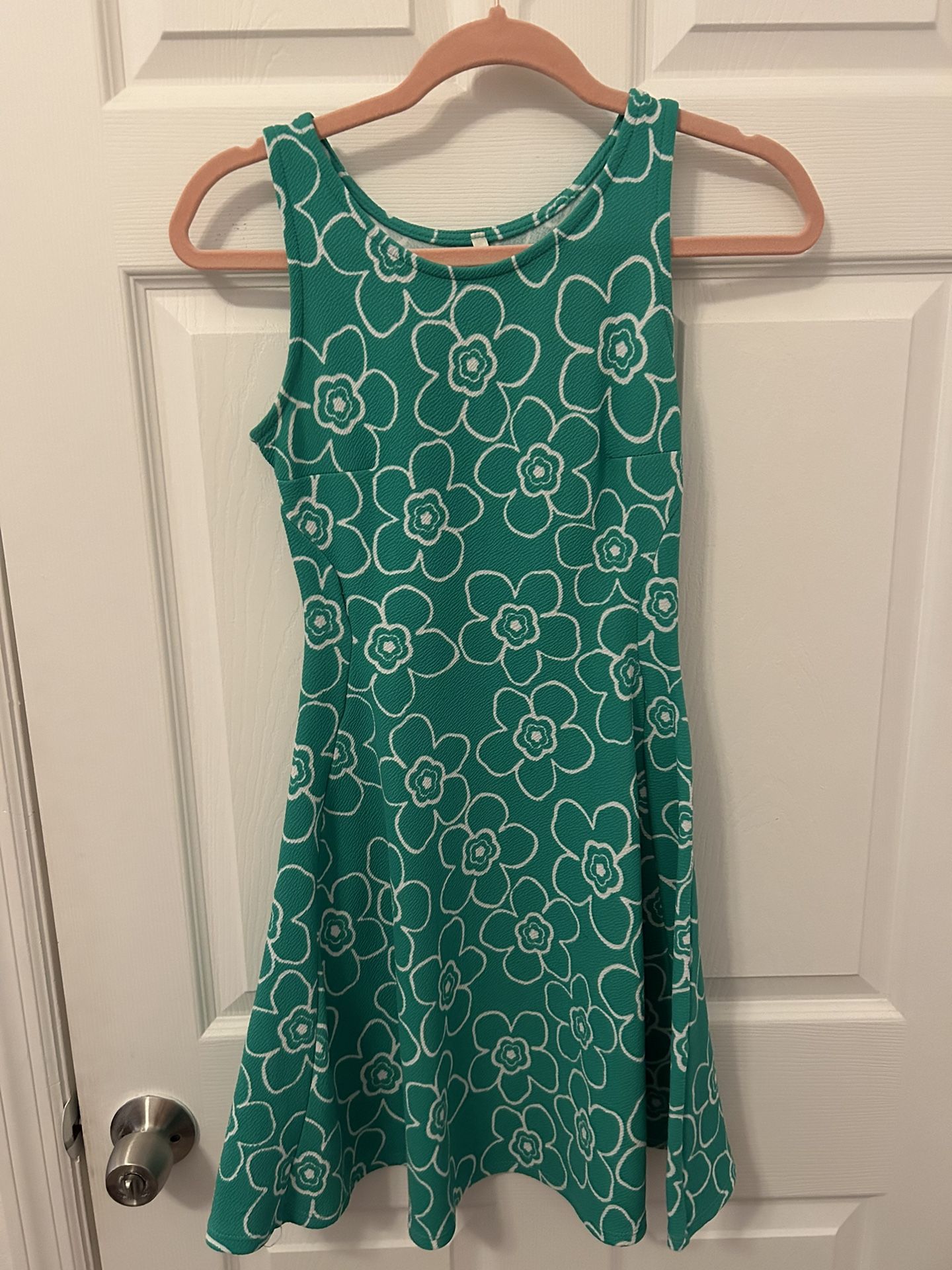ALMOST NEW Cute Little Green Dress with White Flowers for Teenager or Adult - Size Small