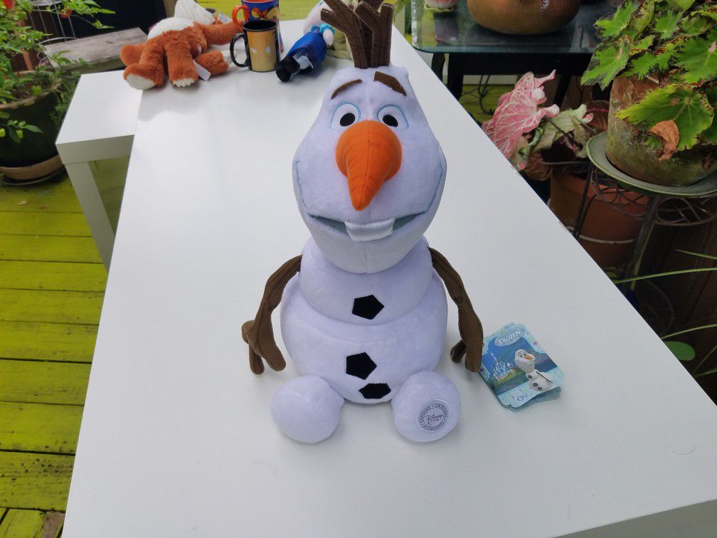 Olaf plush. Disney plush from Frozen