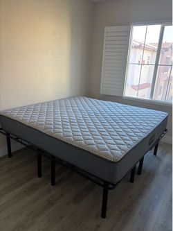 Like New King Beautyrest Mattress + Bed Frame + Premium Egyptian Cotton Sheets