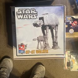 Star Wars AT-AT Walker model set