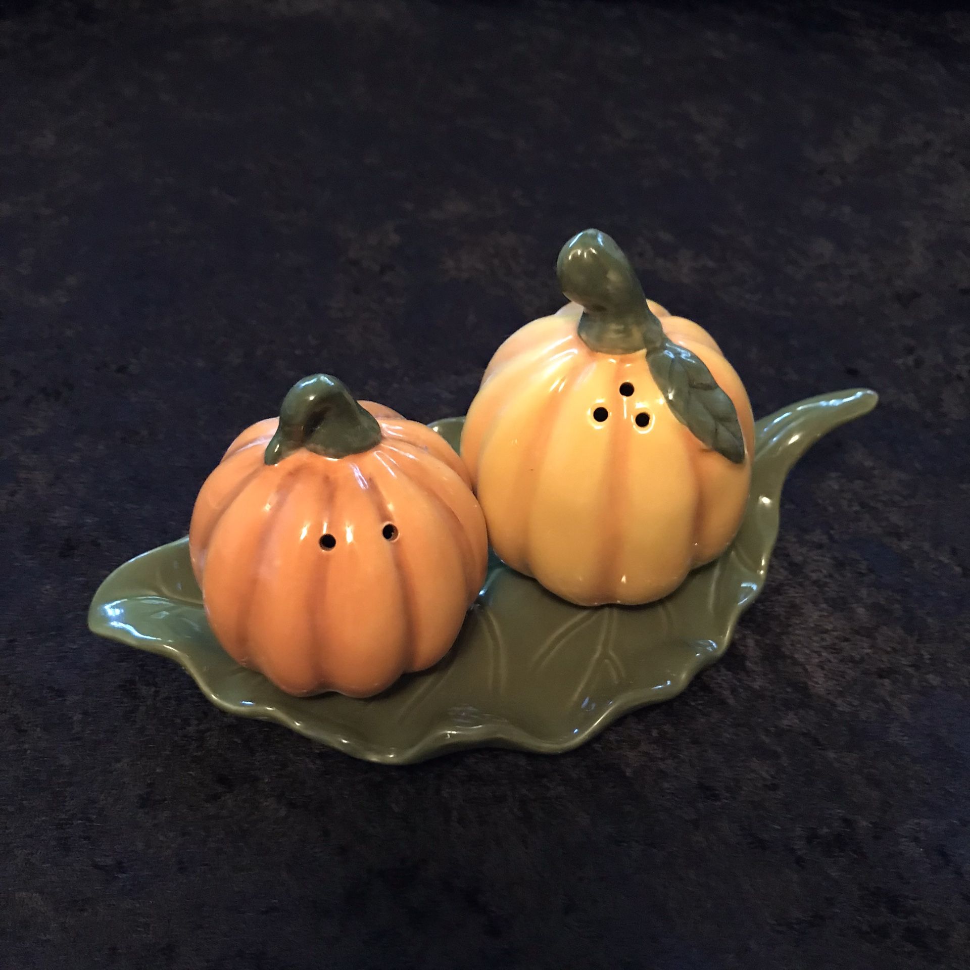 Pumpkin Salt & Pepper Shaker Set