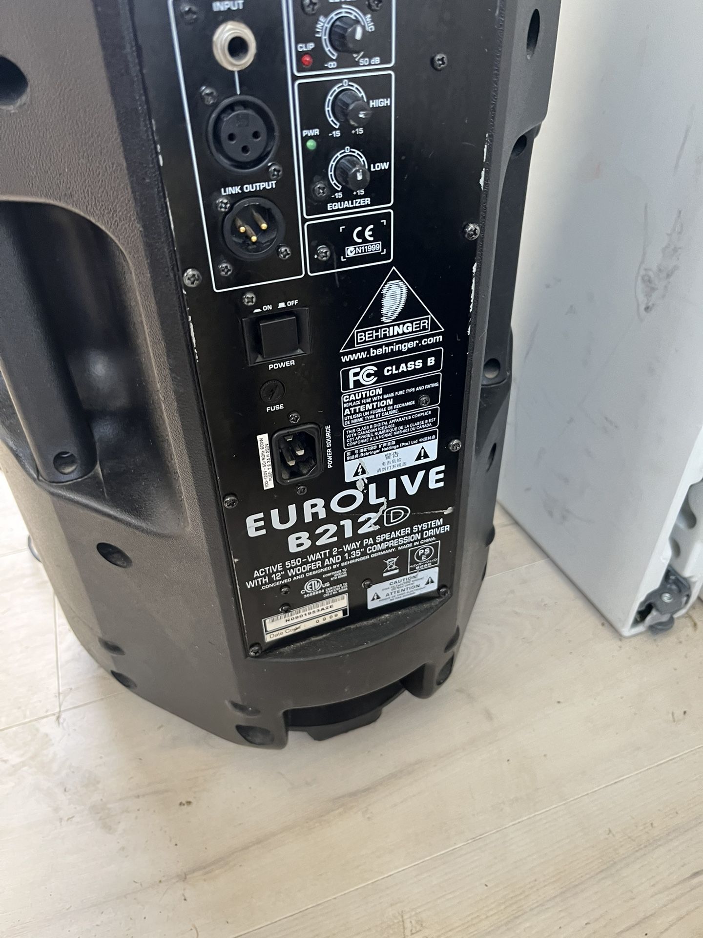 Speaker Behringer B212