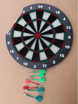 Plastic Dart Board and Darts - Clean and Functional. Priced for Fast Sale!