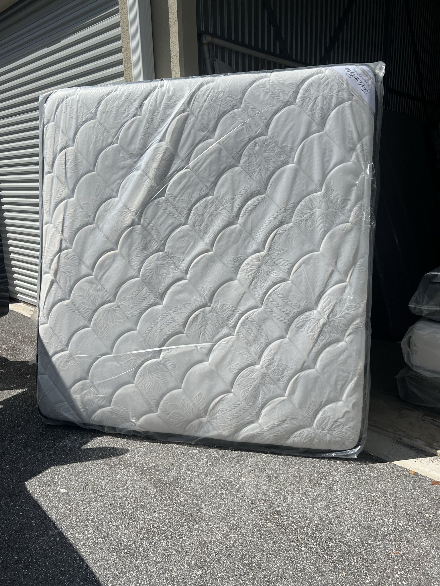 Mattresses: twin full  queen regular  Colchon Nuevo Colchones plush or pillow top available cama bed mattress