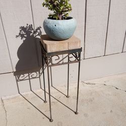 22 Inch Plant Stand