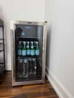 Whynter Beverage Cooler Glass Door Mini Fridge