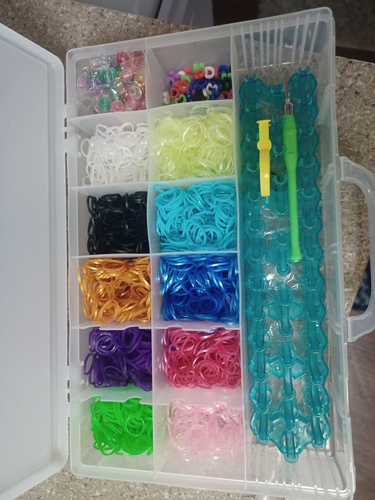 Girls bracelet Maker (Rainbow Loom )        Brand New Unicorn Journal.      & Rainbow Craft 