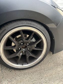 18” Gloss Black & Polished Lip Wheels