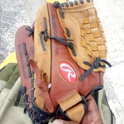 Rawlings Baseball Glove 