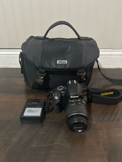 Nikon D3200 DSLR Camera with Lens and Bag