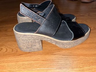 Sandals size 9