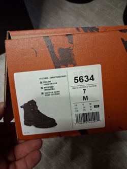Men work boots