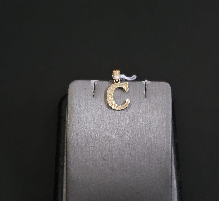 10k Gold Pendant