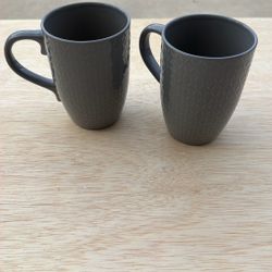 2 Mugs