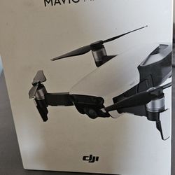 DJI MAVIC Air Drone Great Condition Tons Of Extras! 4k! In Original Box, First And Only Owner, Never Crashed Never Changed Any Parts!