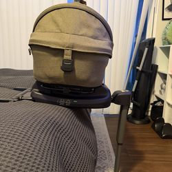 Maeve Tavo Pet Car seat