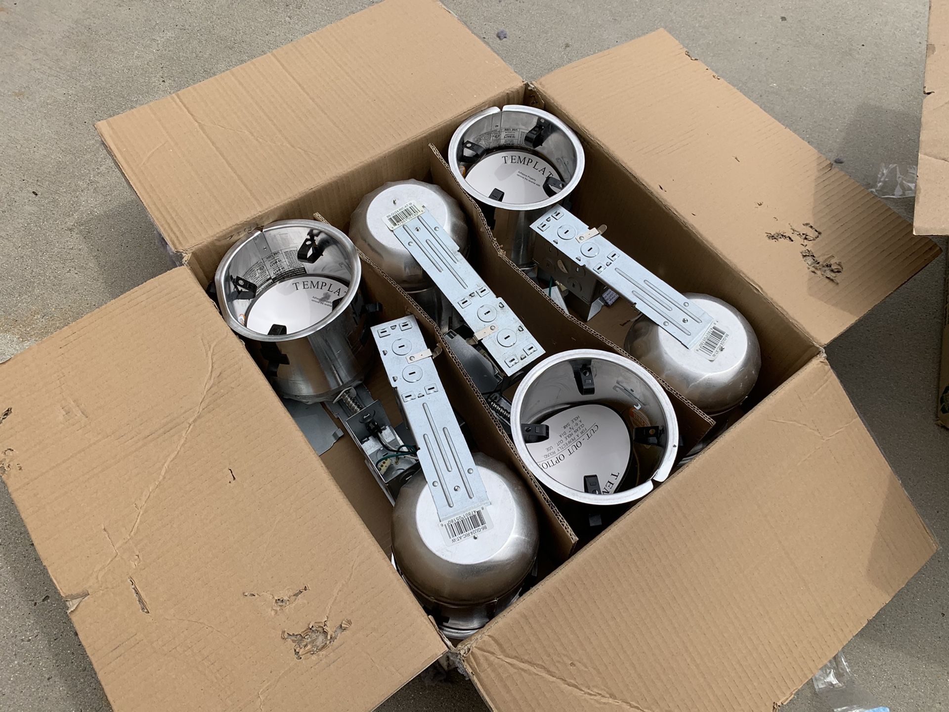 6” IC Housing GU24 (6 in box)