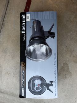 2 Calumet Genesis 200ws Photo Studio Strobe