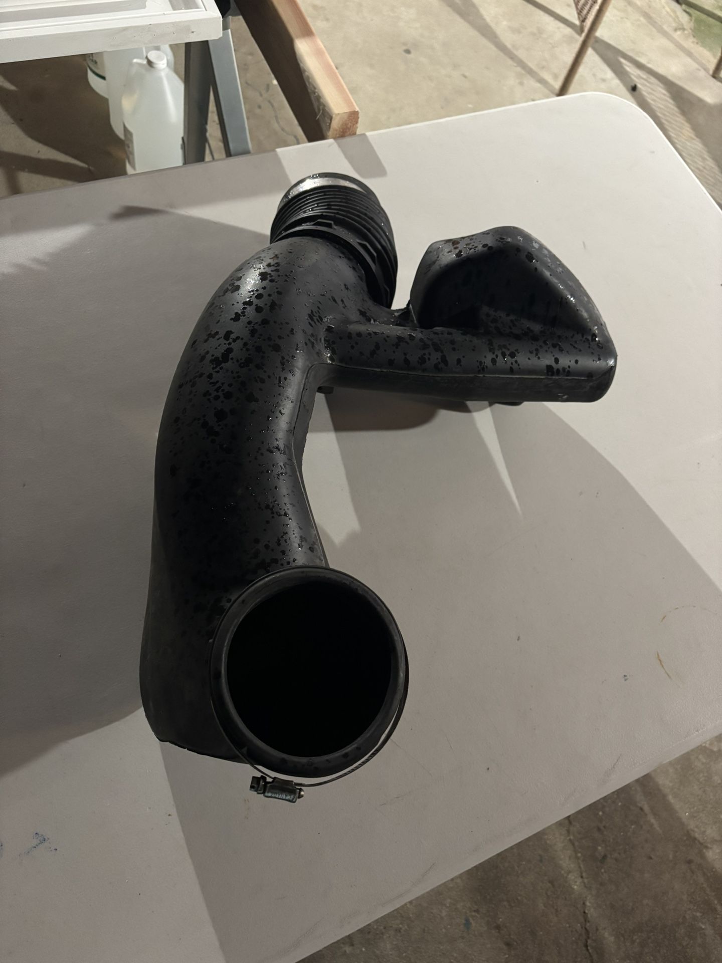 4.8/5.3/6.0 Air Intake Tube Chevrolet & GMC 99-06