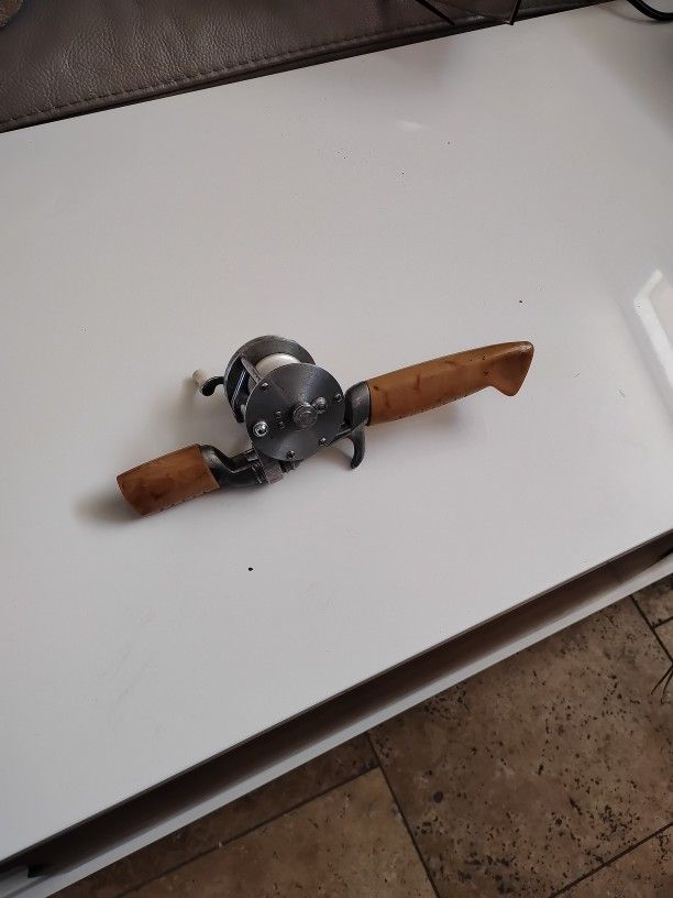 Vintage Fishing reel Lashless