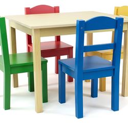 Kids Table With 4 Chairs!!!!