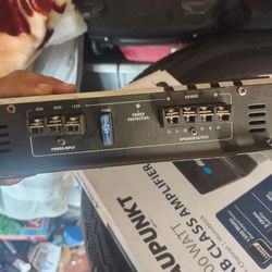 Older Amp 1000 Watts