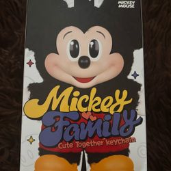 Mickey And Family 