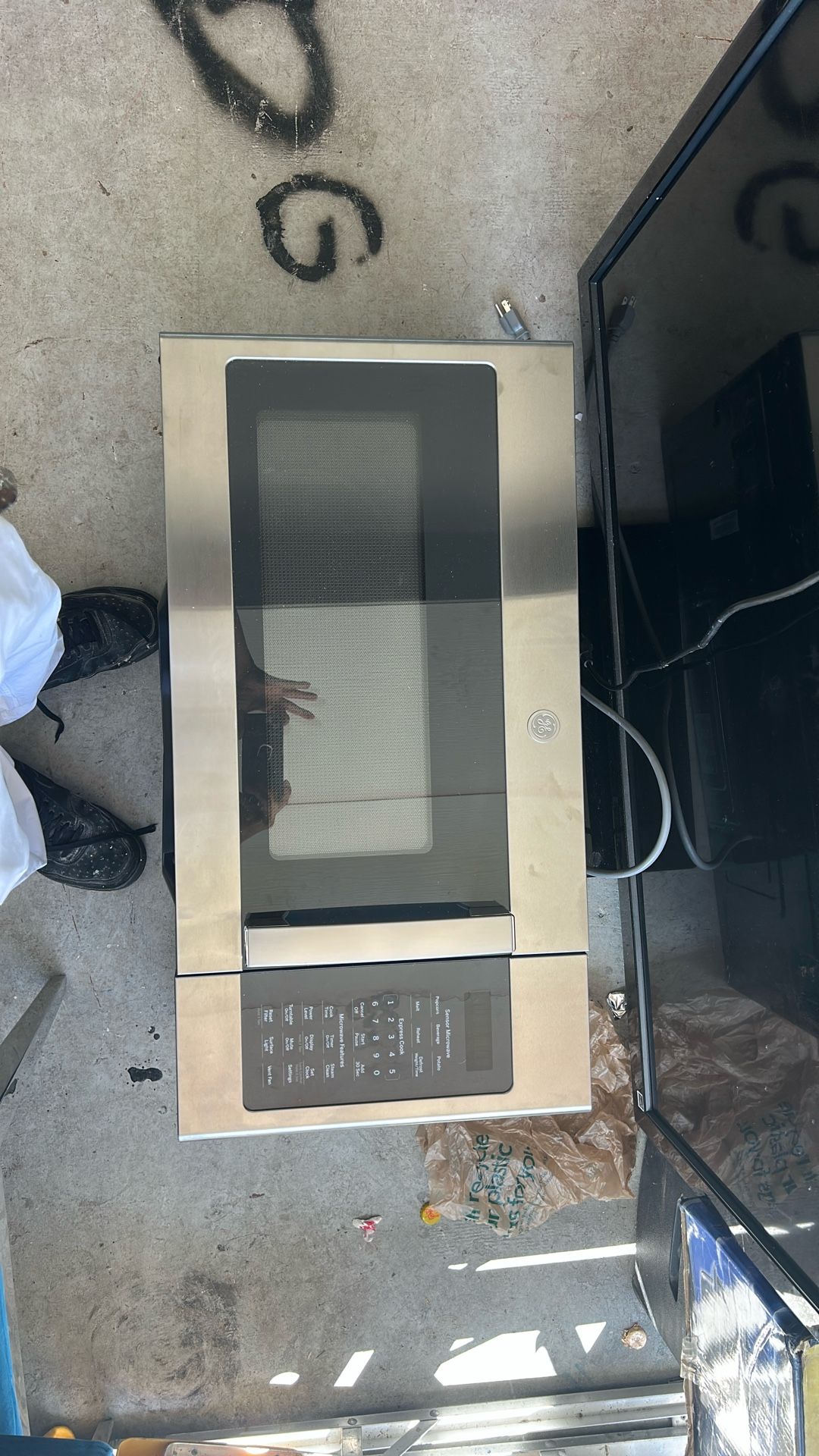 Ge Overhead Microwave